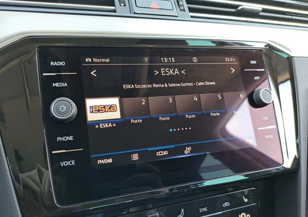 Volkswagen Passat cena 175000 przebieg: 9923, rok produkcji 2023 z Kielce małe 254